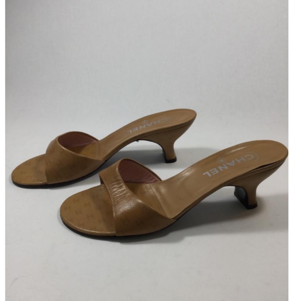 OFFERS ACCEPTED Authentic Chanel monogram sandal - Picture 7 of 8